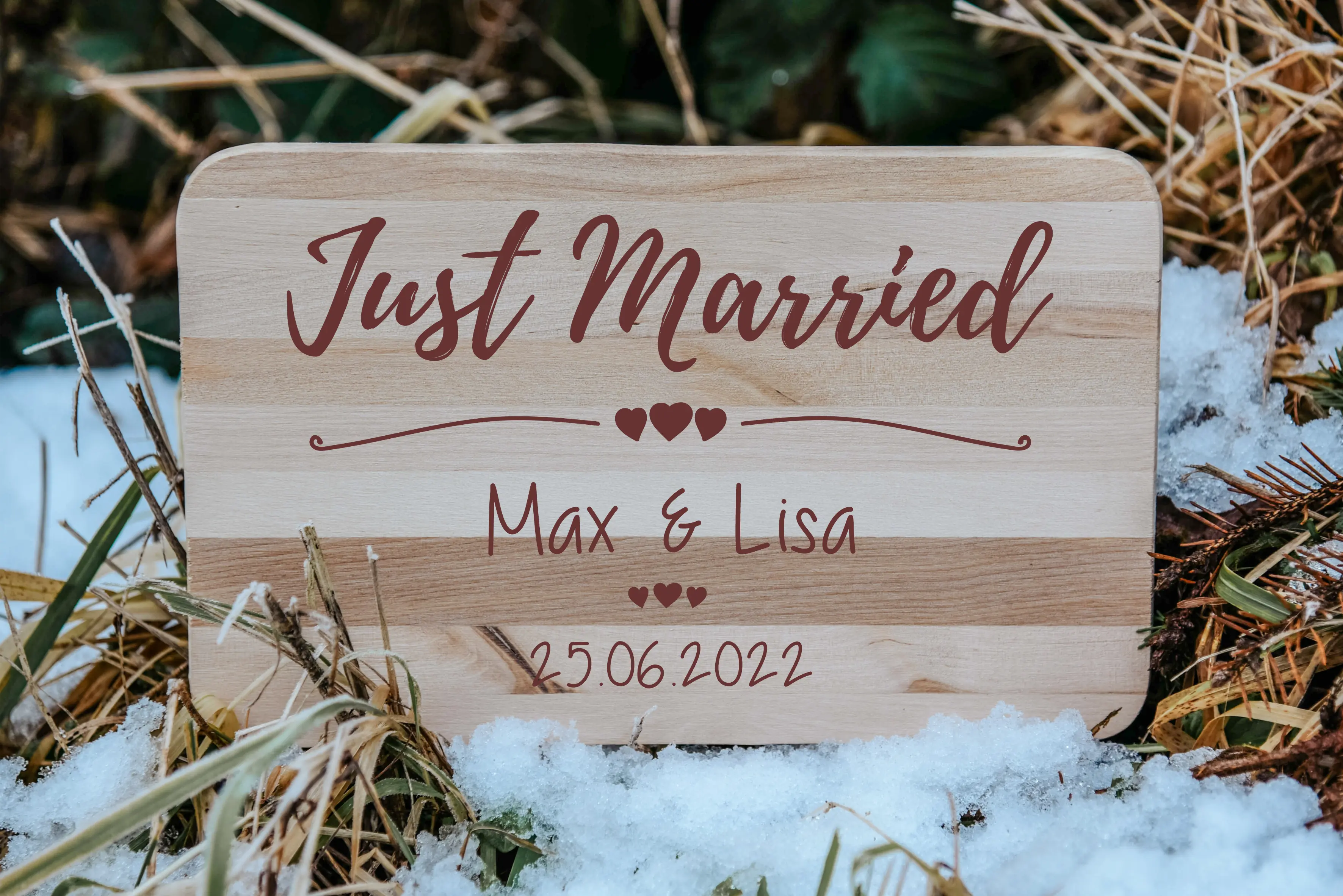 Just Married Mit Namen und Datum | graviertes Schneidebrett/Jausenbrett     