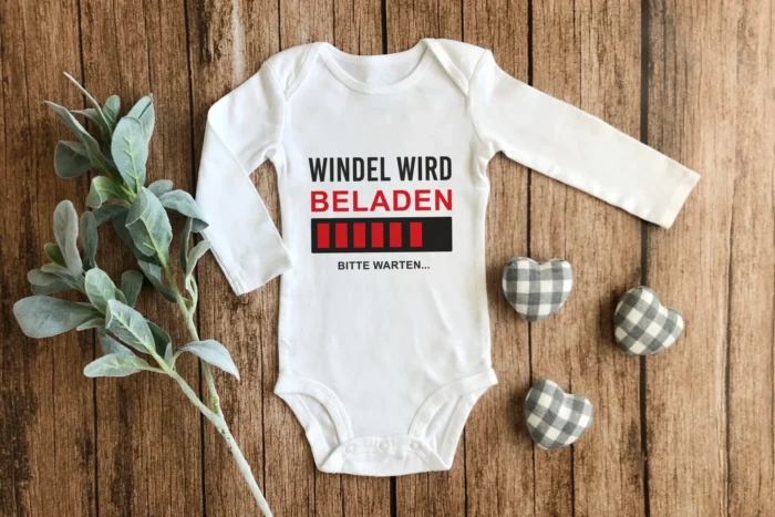 Windel wird beladen, bitte warten... | bedruckter Babybody – Bild 2