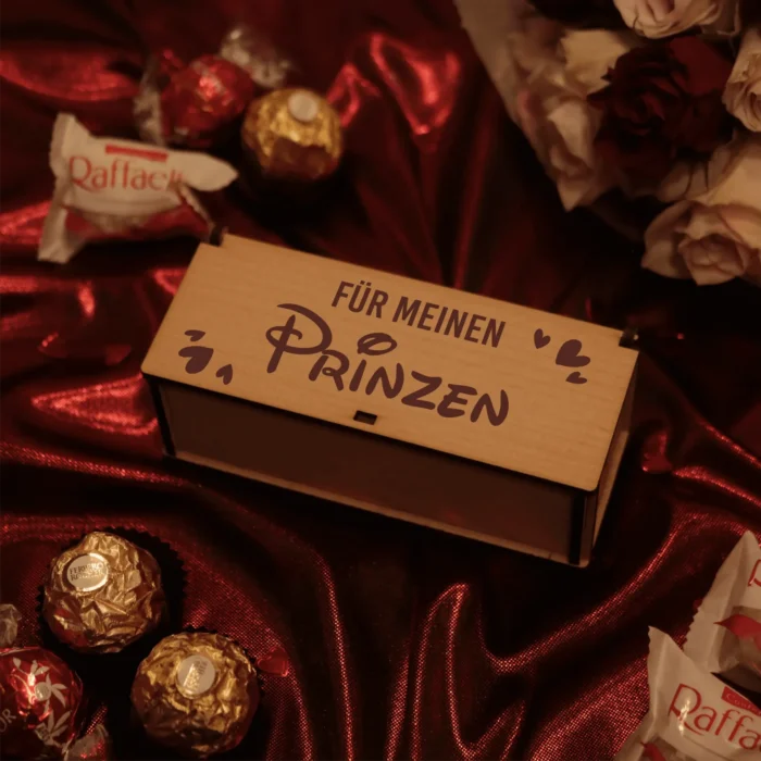 Holzbox Für meinen Prinzen closed_1920x1920 Für meinen Prinzen | Holzbox mit Ferrero Rocher – Bild 1