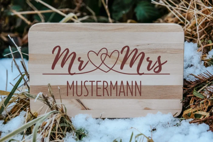 Mr & Mrs Nachname | graviertes Schneidebrett/Jausenbrett – Bild 2