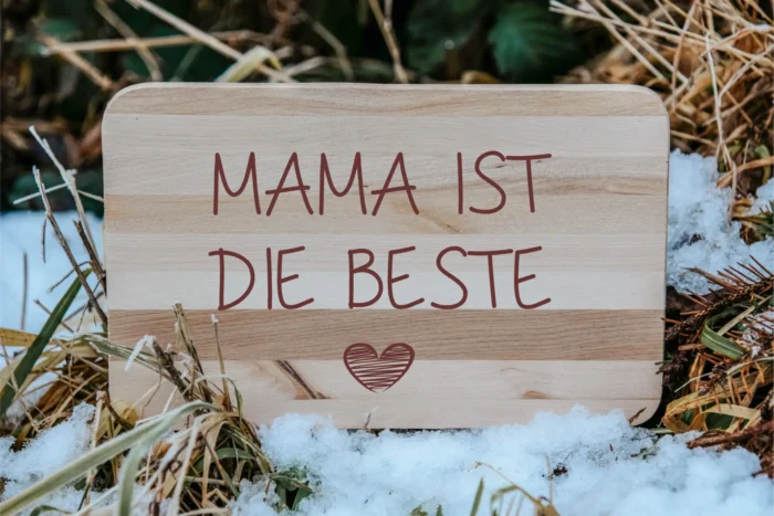 Mama ist die Beste | graviertes Schneidebrett/Jausenbrett – Bild 2