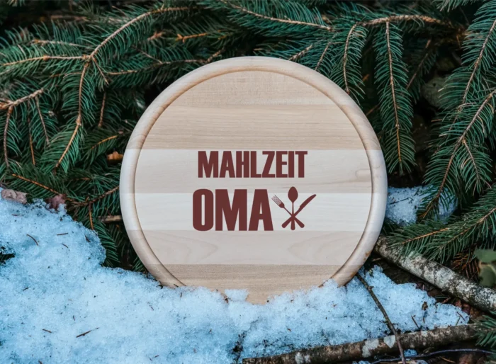 Mahlzeit Oma | graviertes Schneidebrett/Jausenbrett – Bild 1