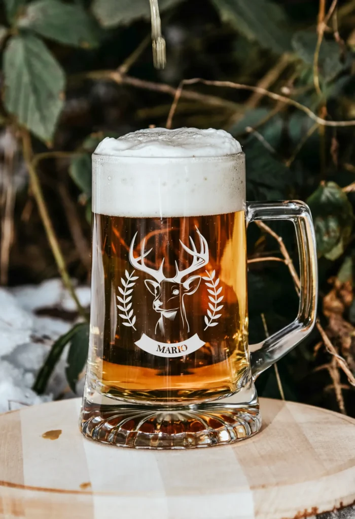 Bierglas 11 Hirsch_1920x1920 Hirsch mit Name | graviertes Bierglas – Bild 1